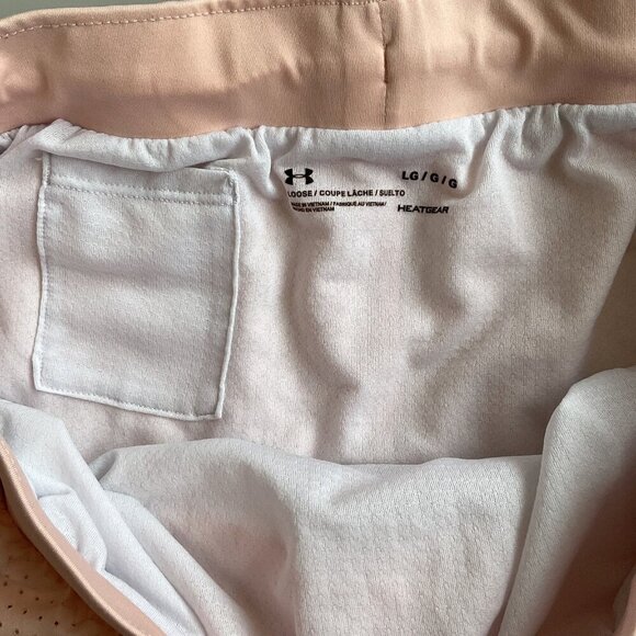 UNDER ARMOUR HEATGEAR LOOSE SHORTS EUC - Picture 5 of 13